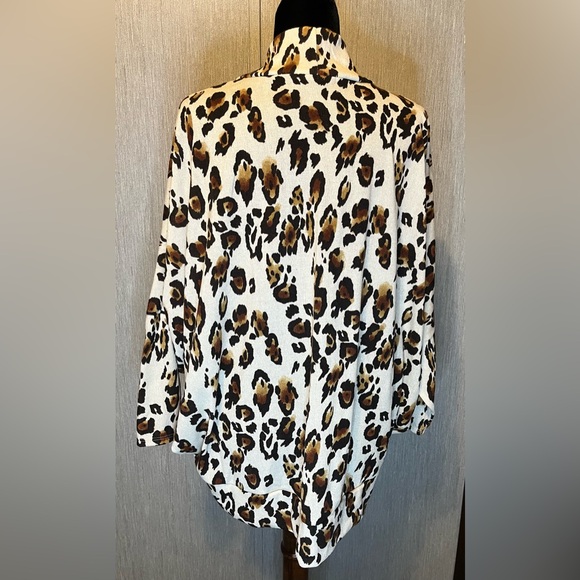 Veveret Cardigan Animal Print size 1X - Picture 9 of 9